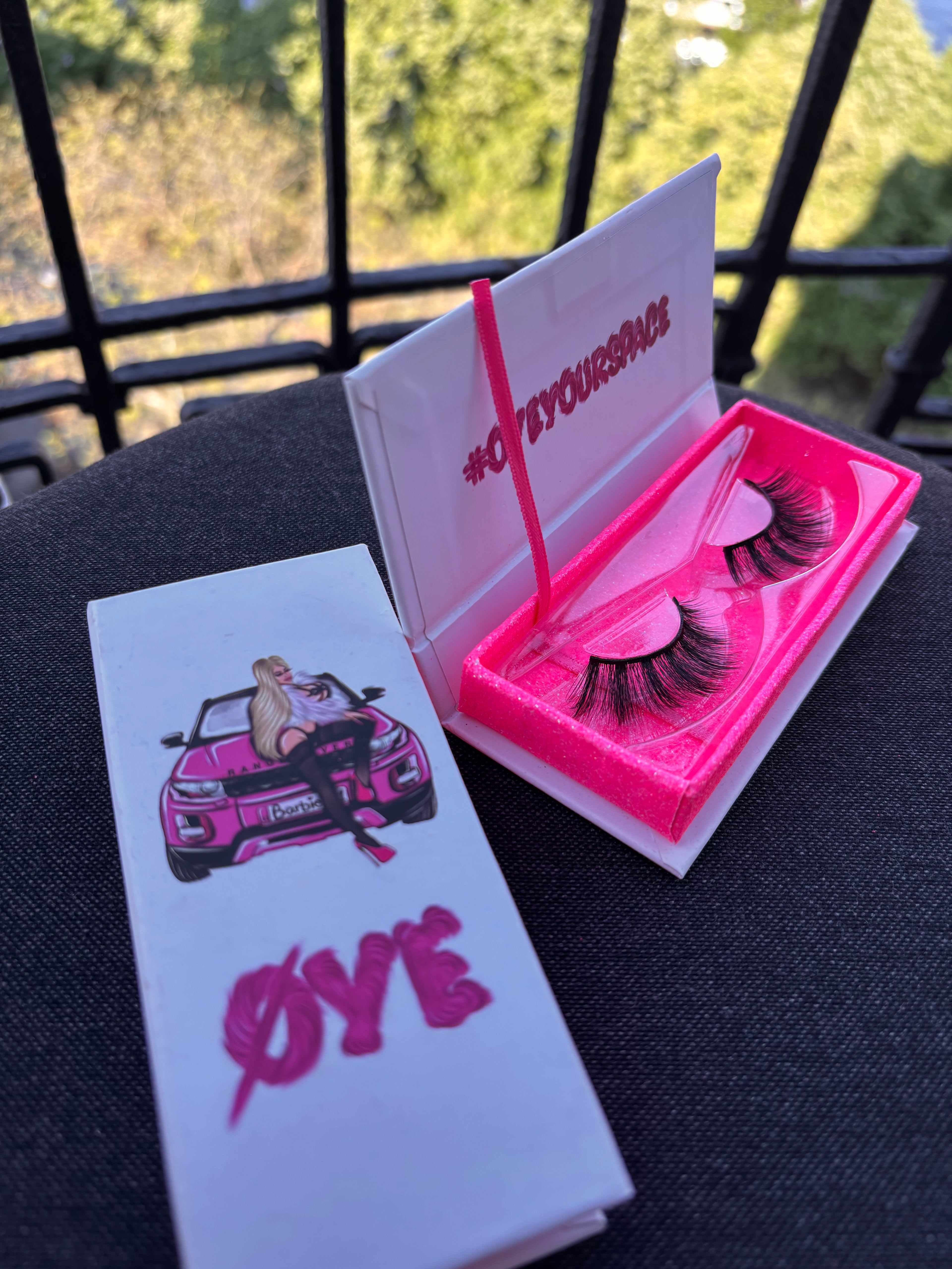 ŘASY TOO HOT TO HANDLE