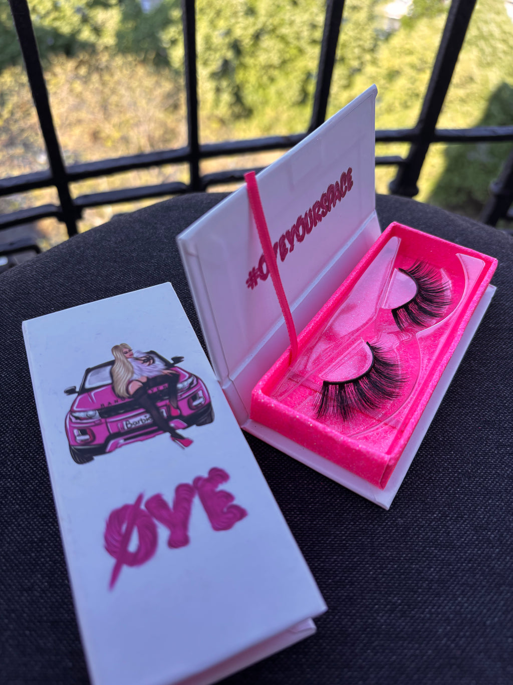 ŘASY TOO HOT TO HANDLE