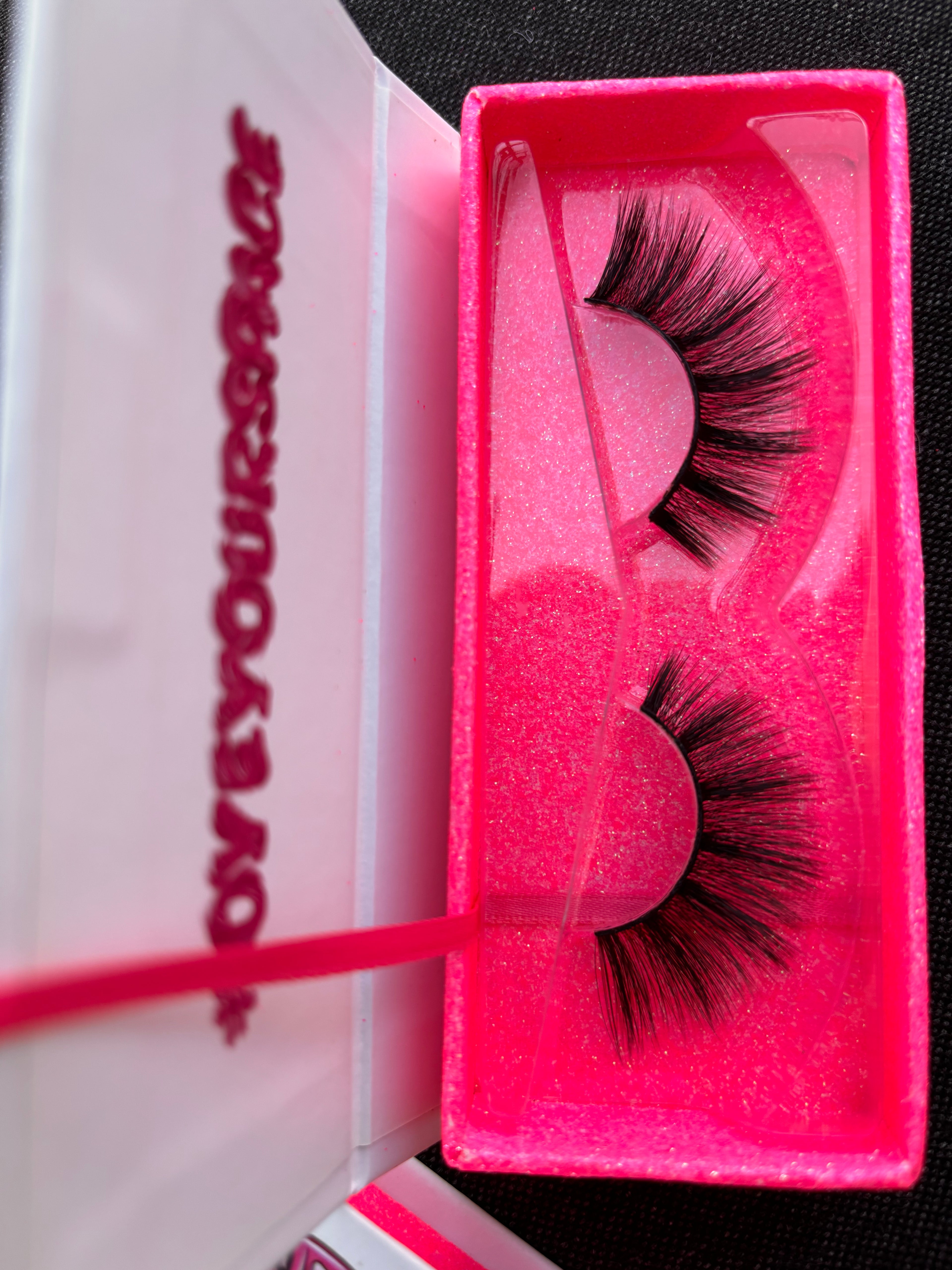 ŘASY TOO HOT TO HANDLE