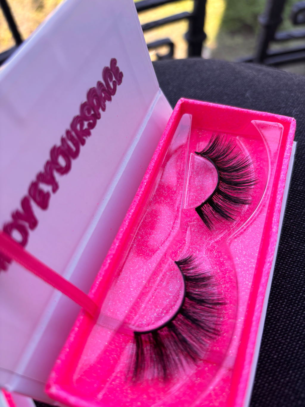 ŘASY TOO HOT TO HANDLE