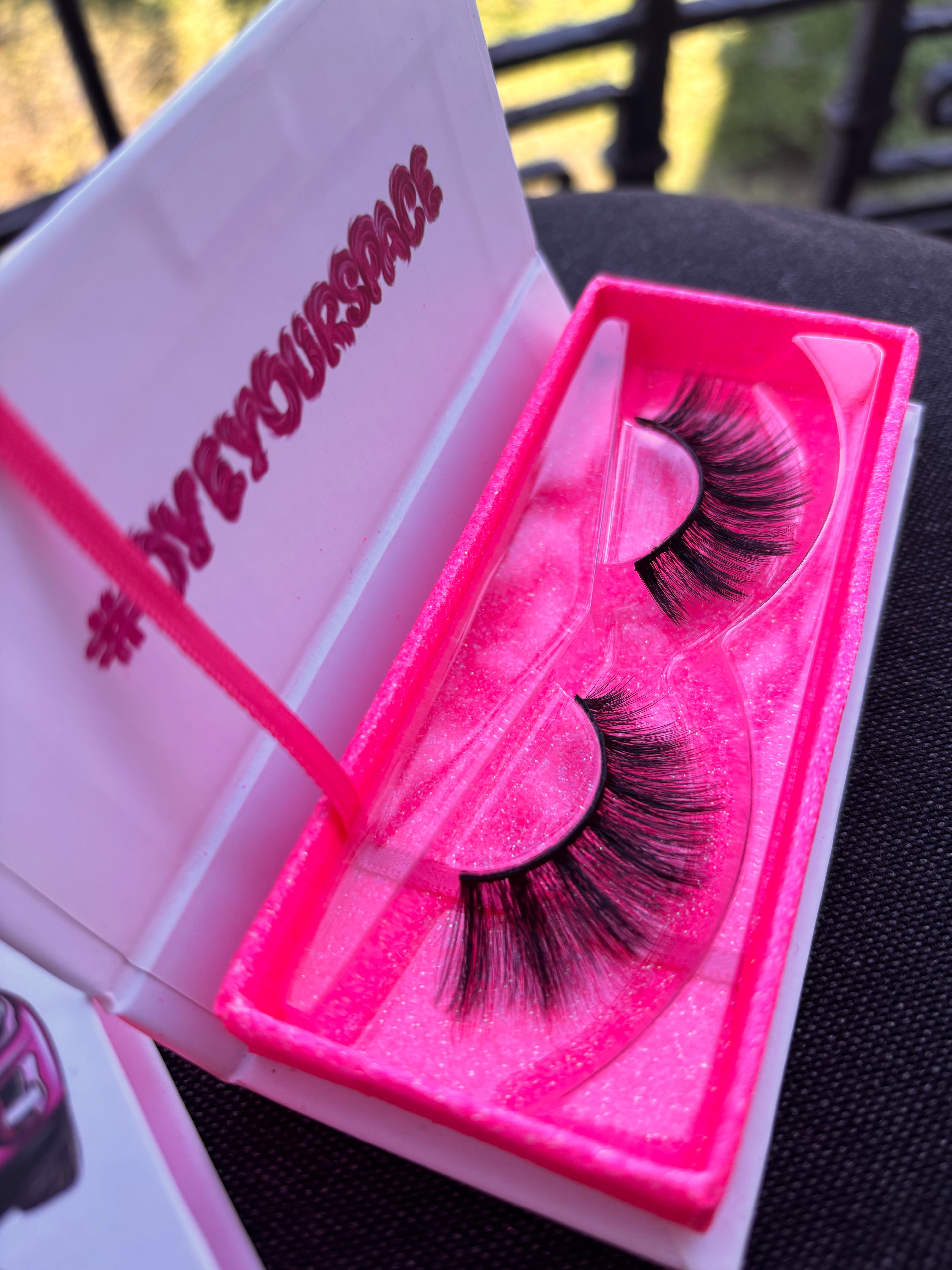 ŘASY TOO HOT TO HANDLE