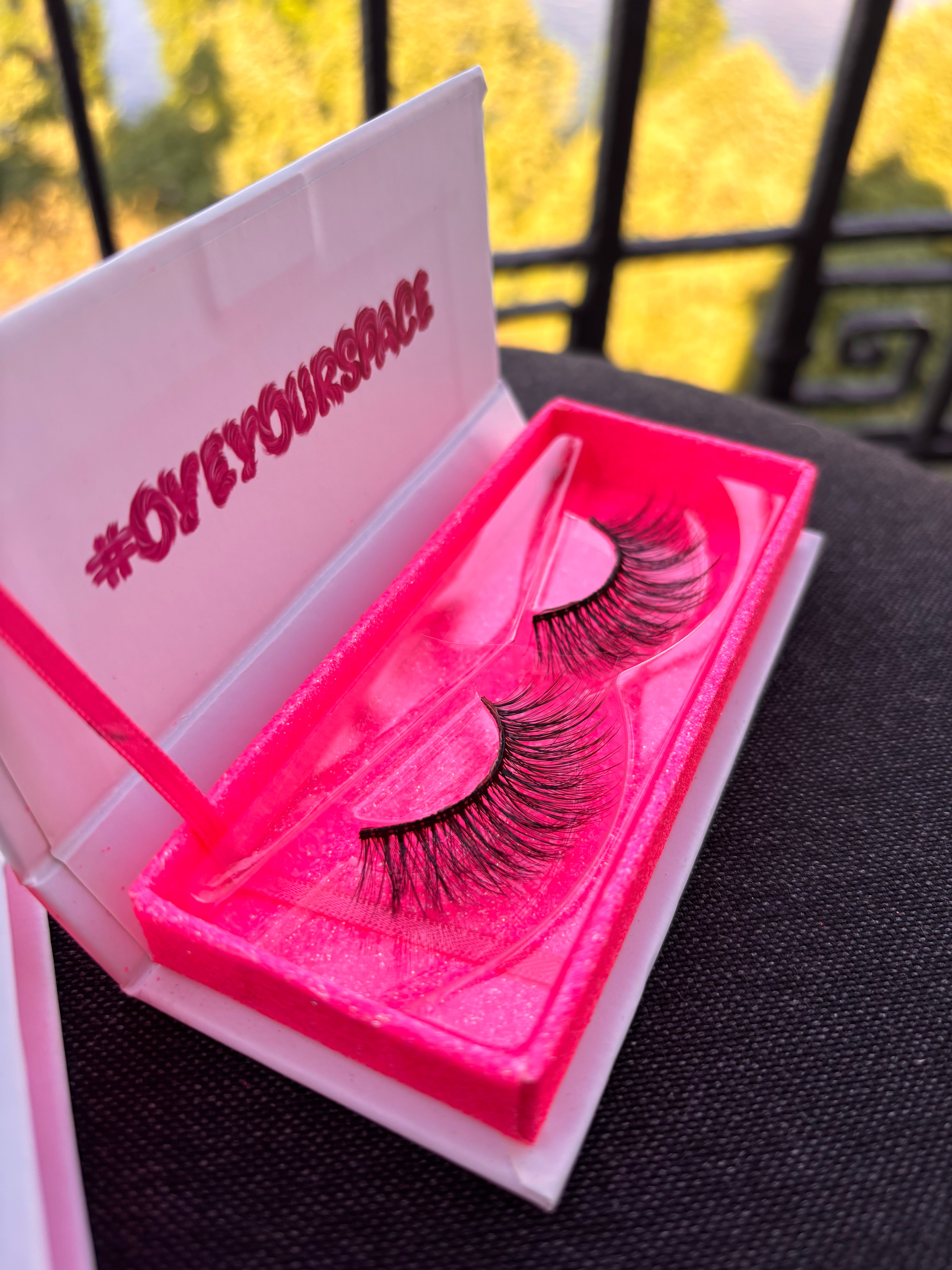 ŘASY MR. MRS. SMITH