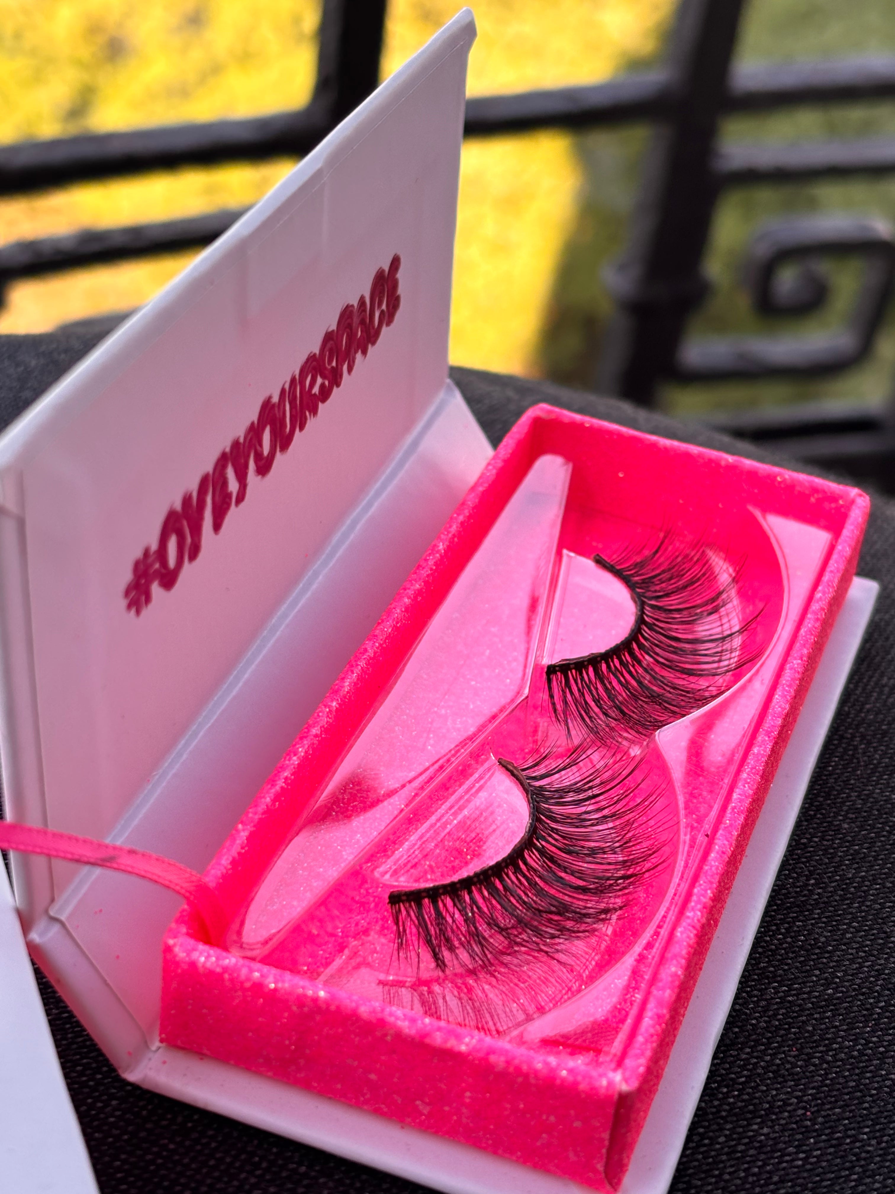 ŘASY MR. MRS. SMITH