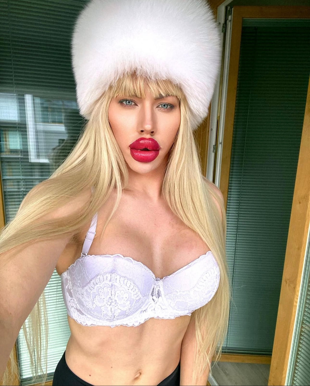 KOŽEŠINOVÁ ČEPICE