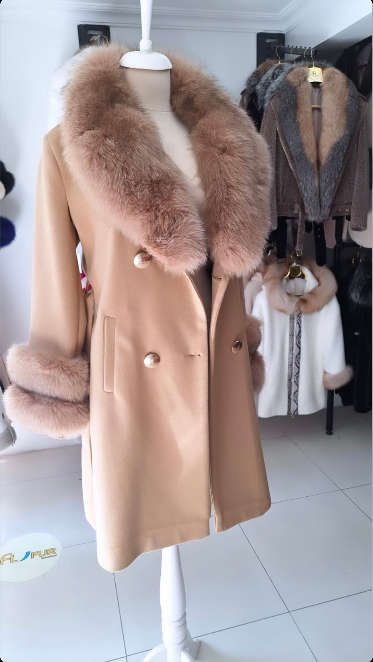 Kabát s kožešinou