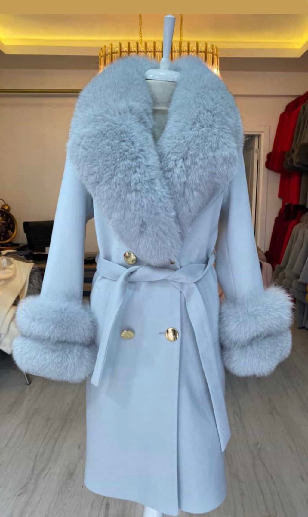 Kabát s kožešinou