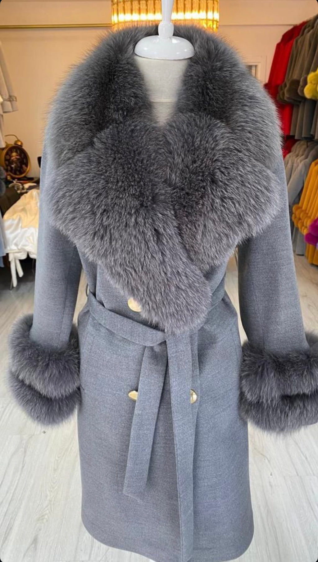 Kabát s kožešinou