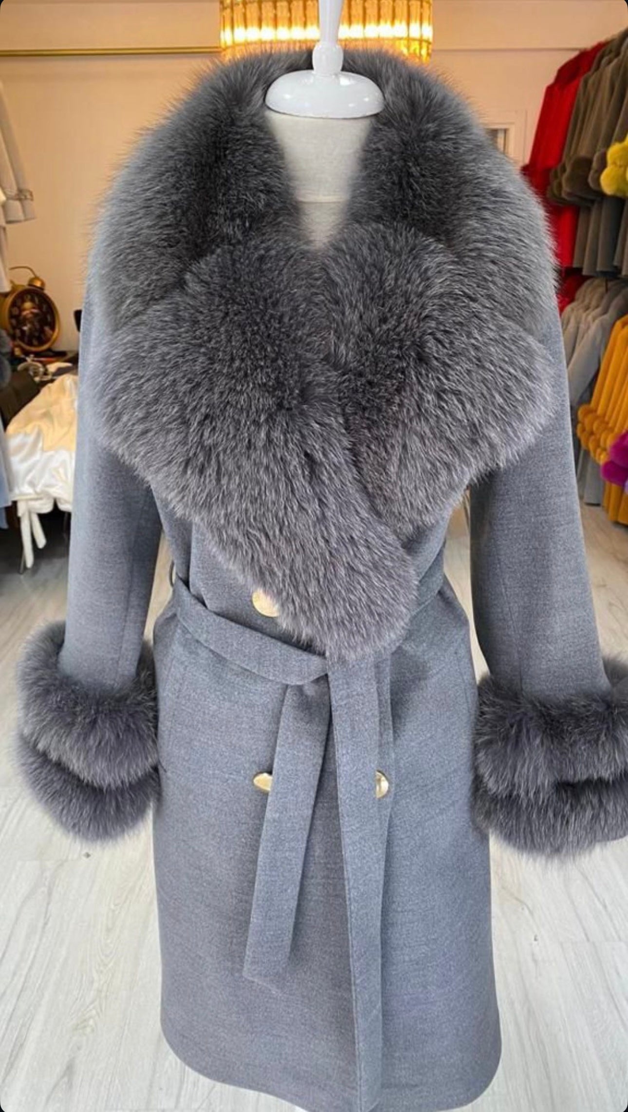 Kabát s kožešinou