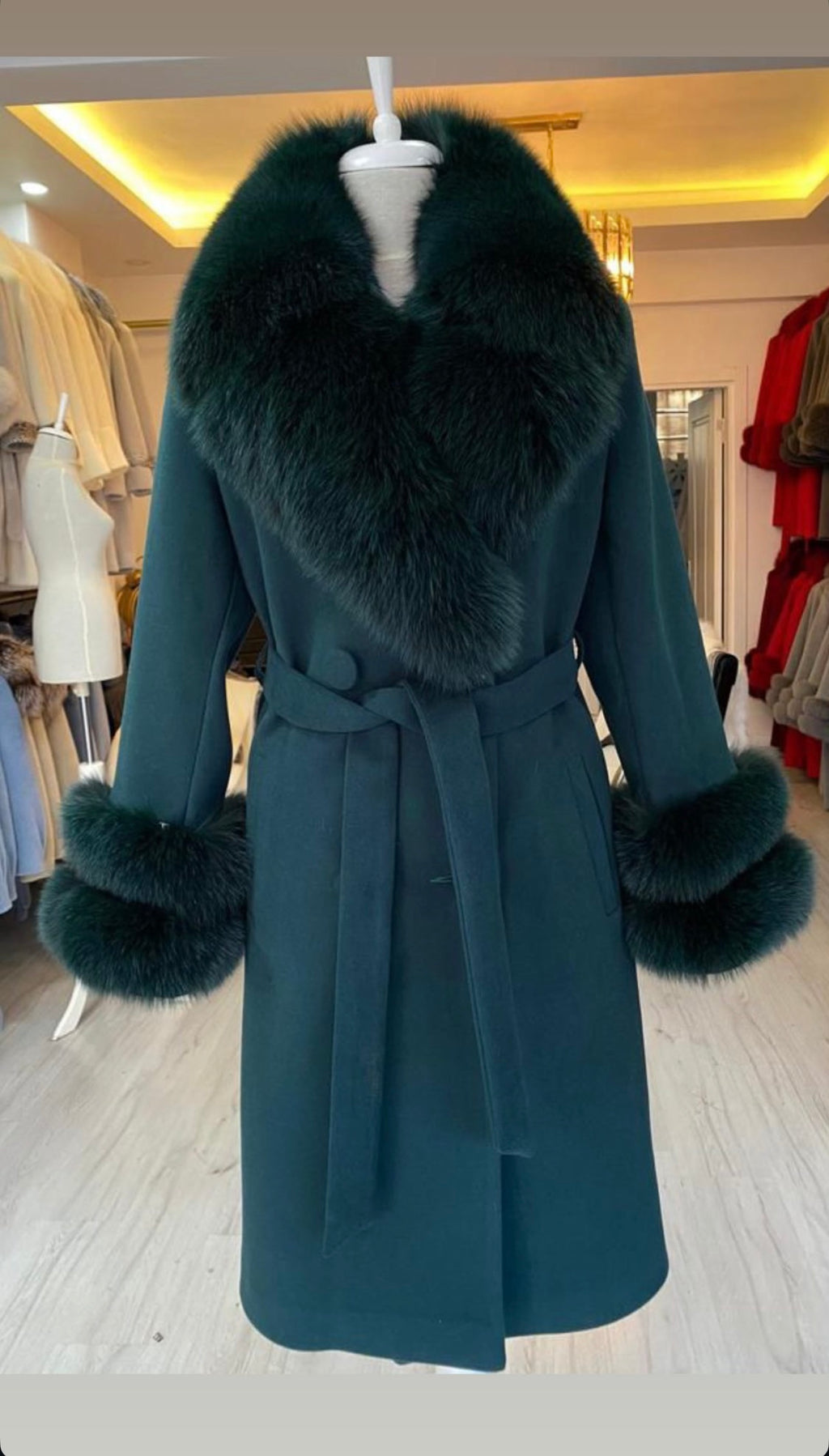 Kabát s kožešinou