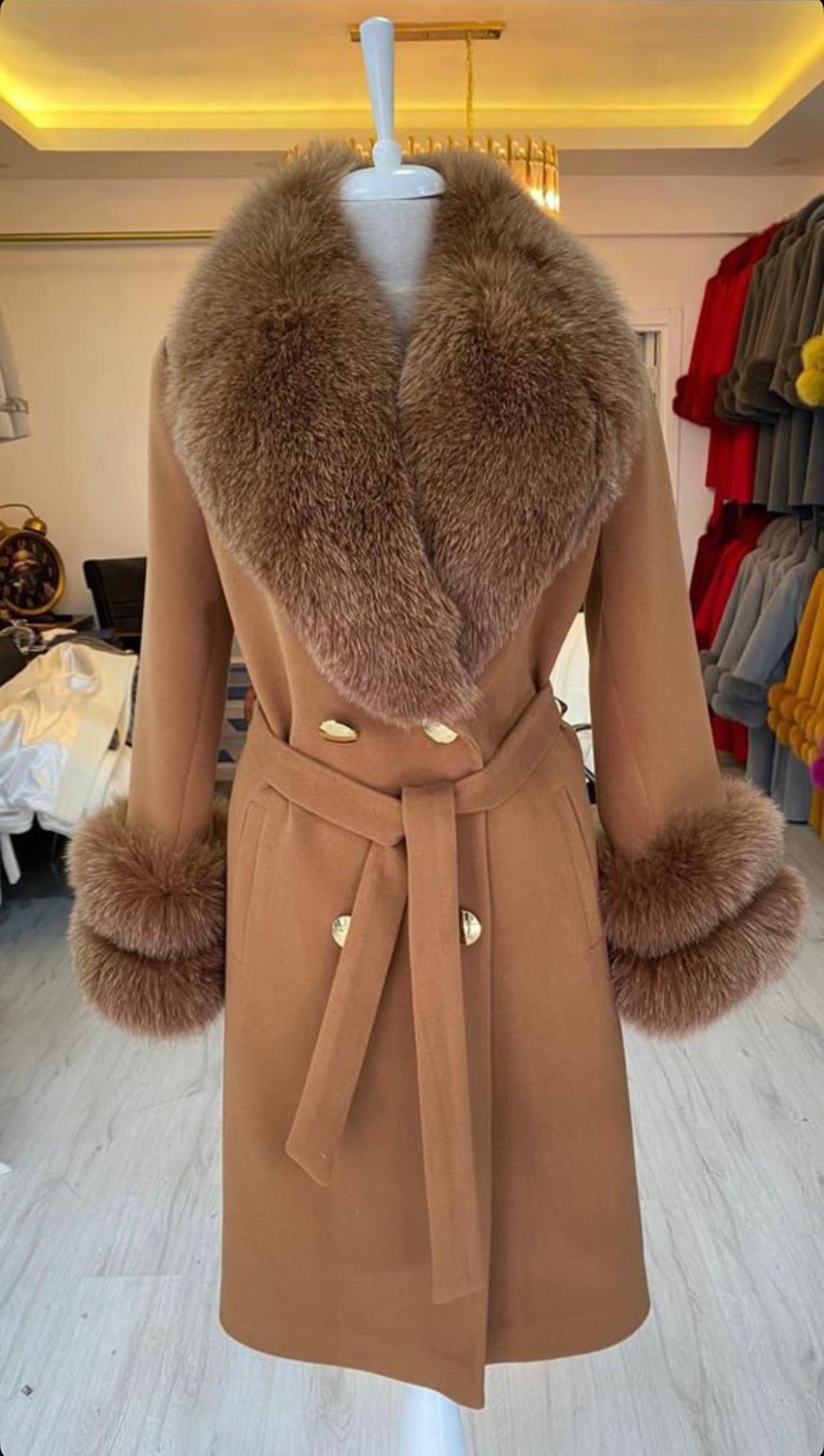 Kabát s kožešinou